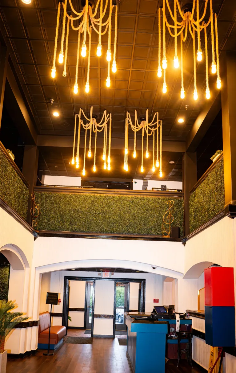 NOOR KITCHEN & COCKTAILS 